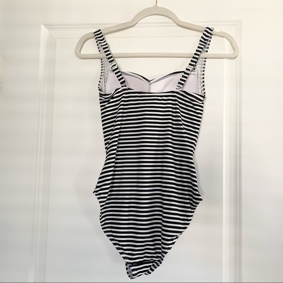 Nip Tuck Swim Striped Tummy Control One Piece Swimsuit Size 4 Small Twist Front - Picture 4 of 6